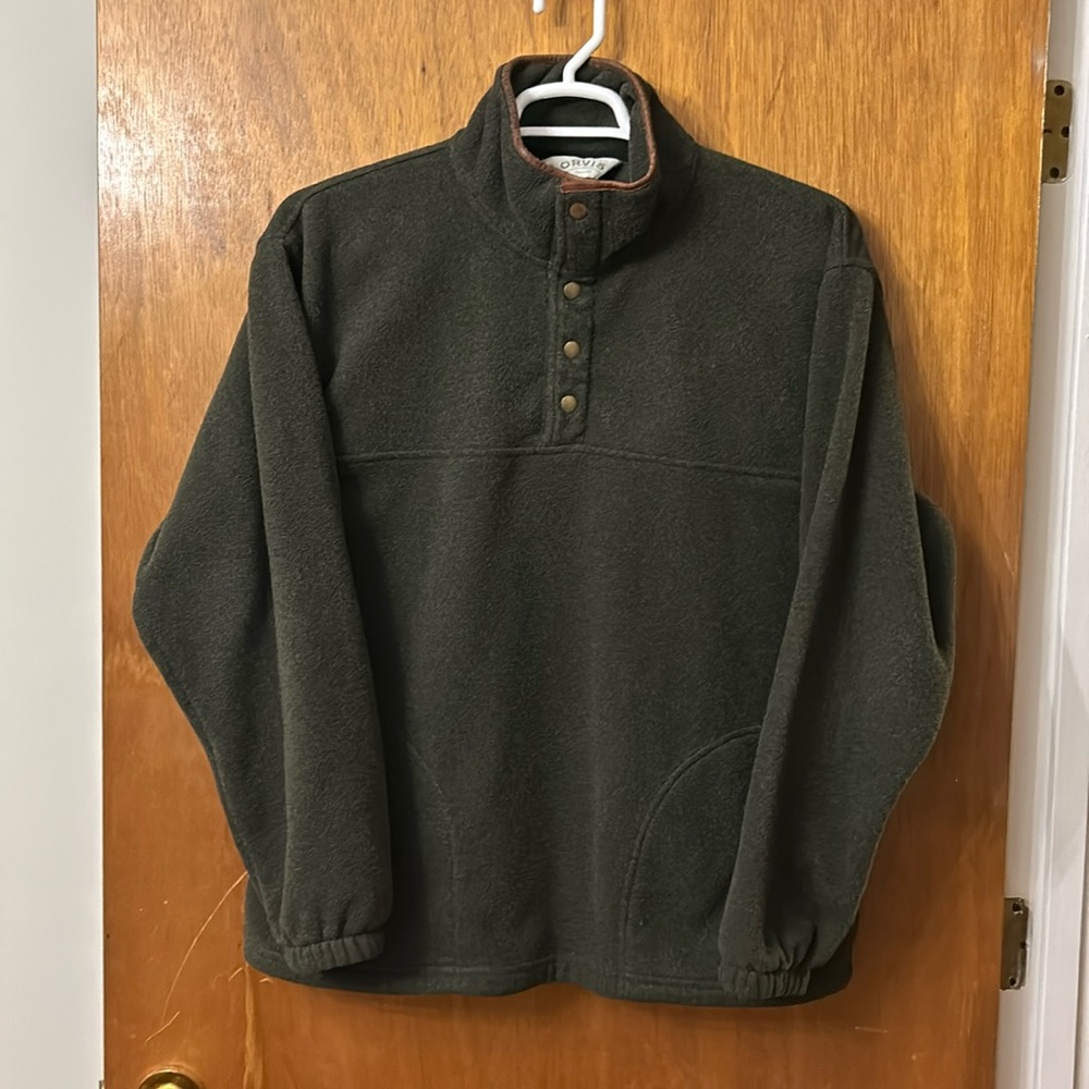 Orvis fleece pullover 1/4 snap with leather trim.